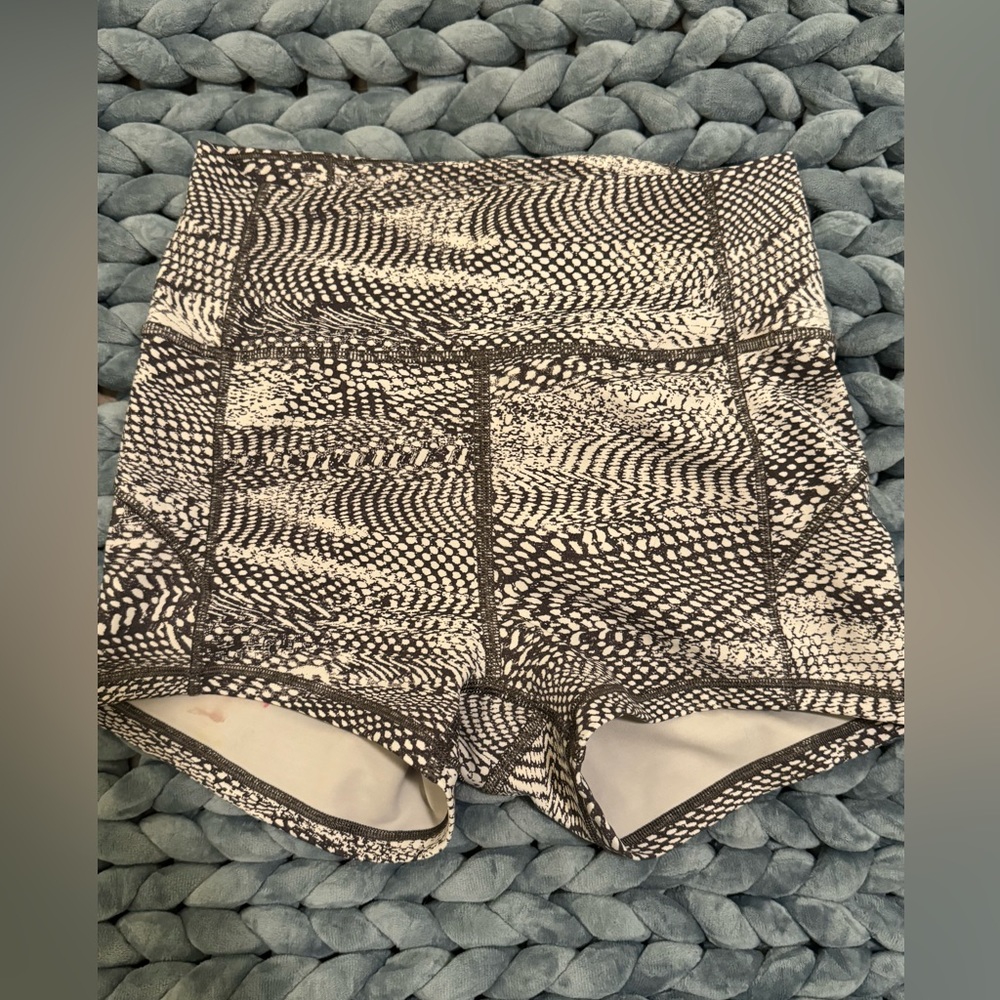 Lululemon shorts size 2